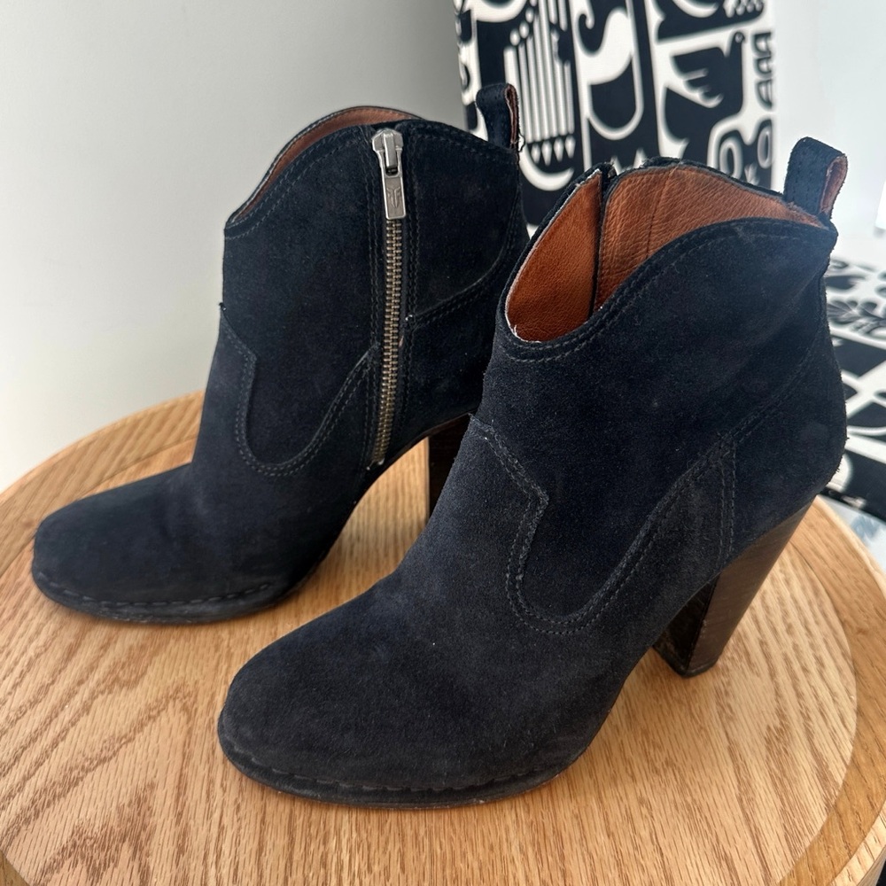 LAST CHANCE FRYE AND CO. Suede Ankle Boots